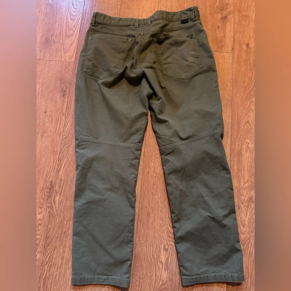 The North Face Men's Olive Cargo Pants - Picture 5 of 5